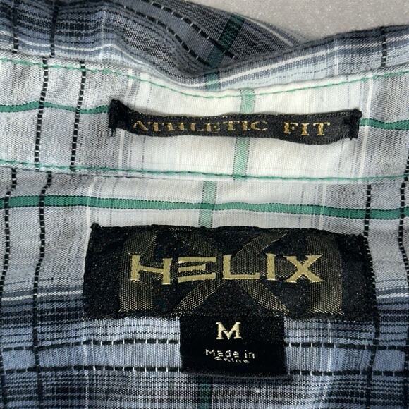 Helix Men’s Medium Short-Sleeve Button-Up Shirt Bundle (2) – Pinstripe & Plaid - Picture 7 of 15